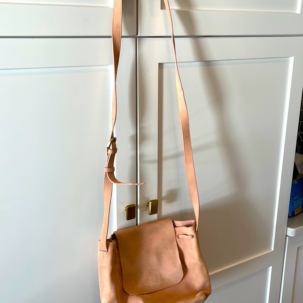 Jigsaw brand Wonens blush suede small bucket crossbody
